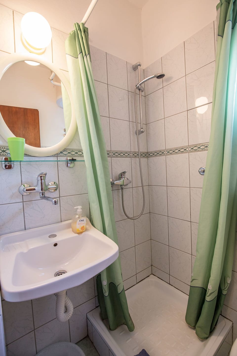 Economy Apartment, 1 Bedroom, Terrace, Ground Floor | Bathroom | Hair dryer, towels, soap, shampoo