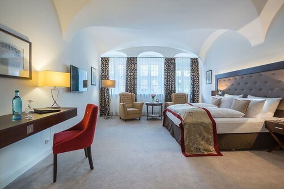 In-room safe, desk, soundproofing, iron/ironing board