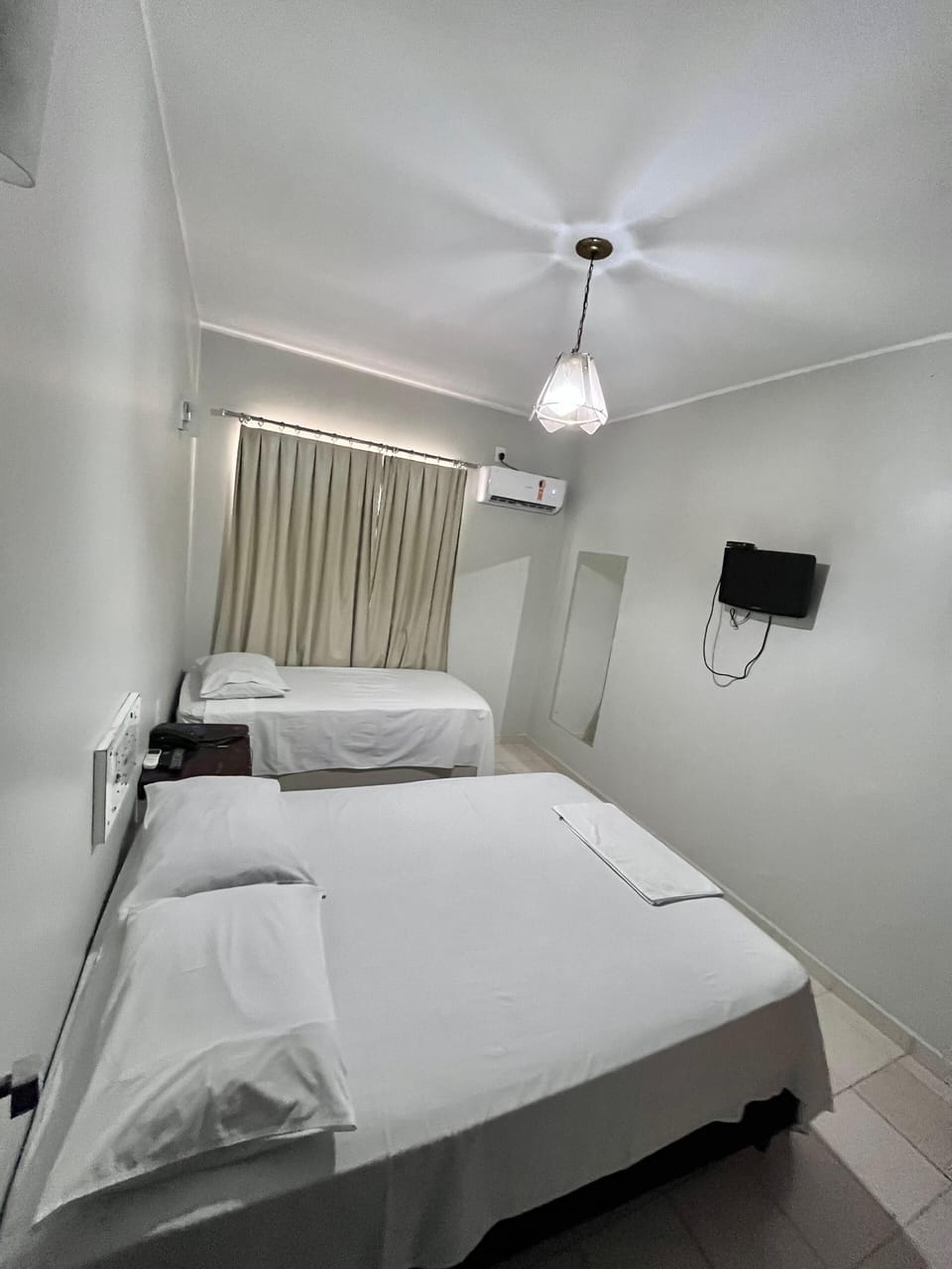 Economy Double or Twin Room, 1 Double or 2 Twin Beds | Blackout drapes, WiFi (free), bed sheets
