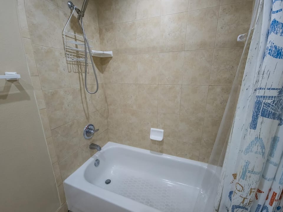 16 Bathroom 3