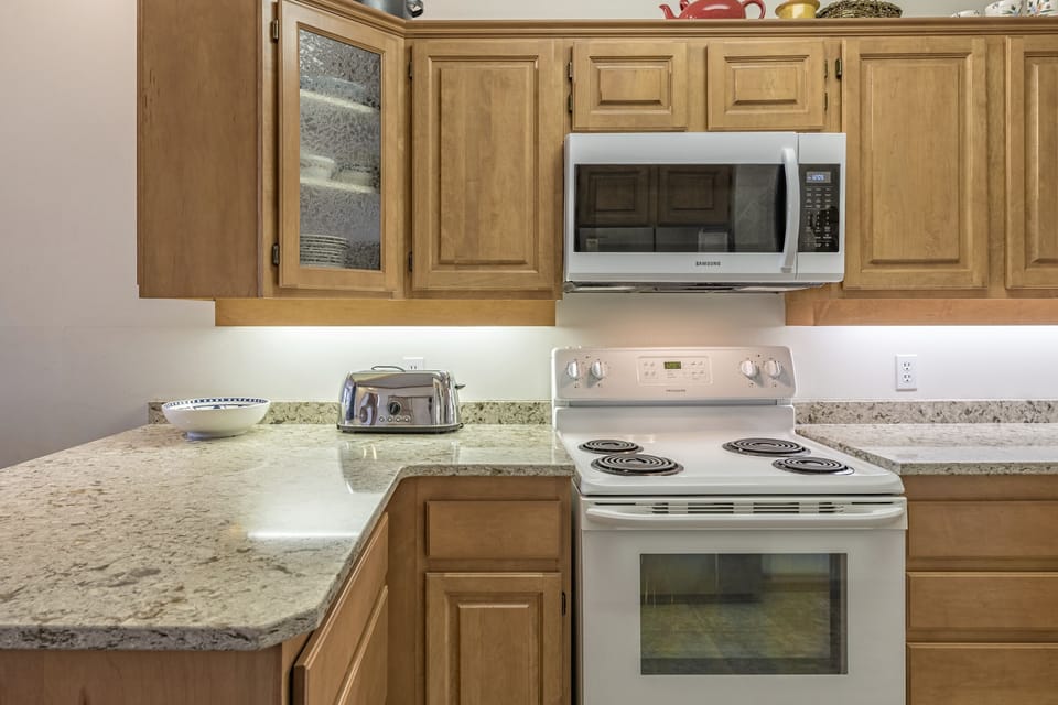 Lots of Space to Prep and Cook