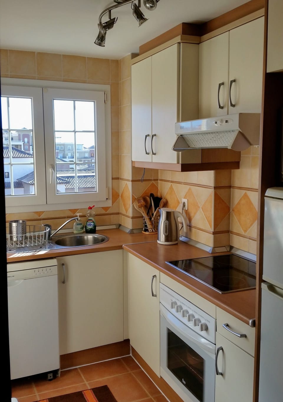 Fully equipped kitchen should you decided to relax indoors...