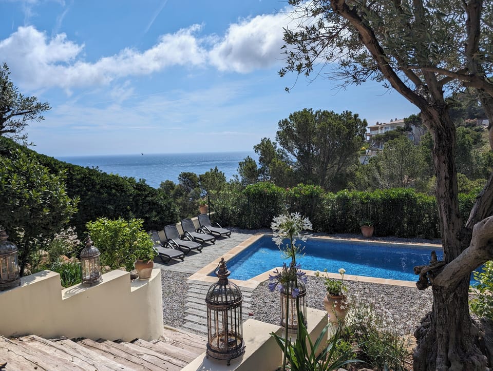 Pool and sea view from middle terrace