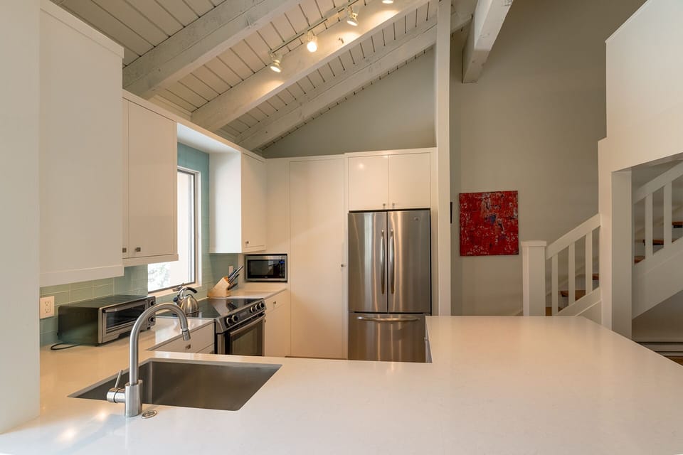 Kitchen looking towards the loft.
