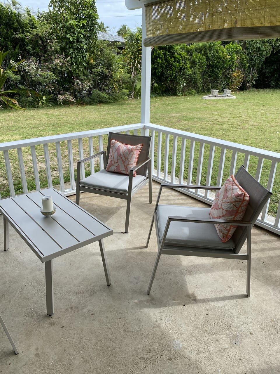 Lanai conversation area