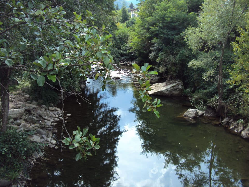 The wonderful cooling waters of the river Solano in Strada 