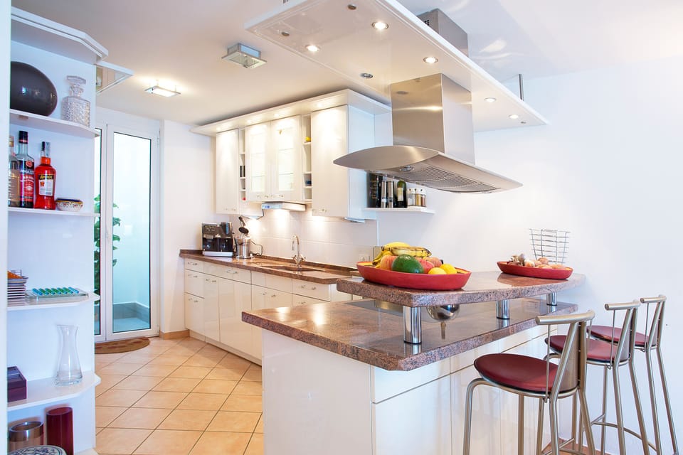 The fully fitted kitchen is a real chef's delight!