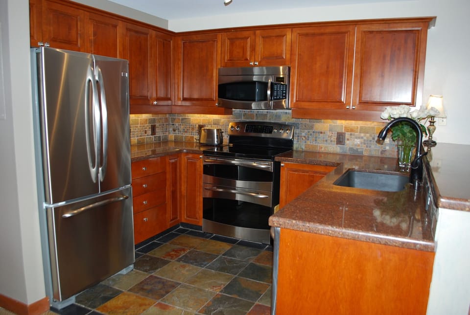 Upgraded Kitchen with High End Appliances