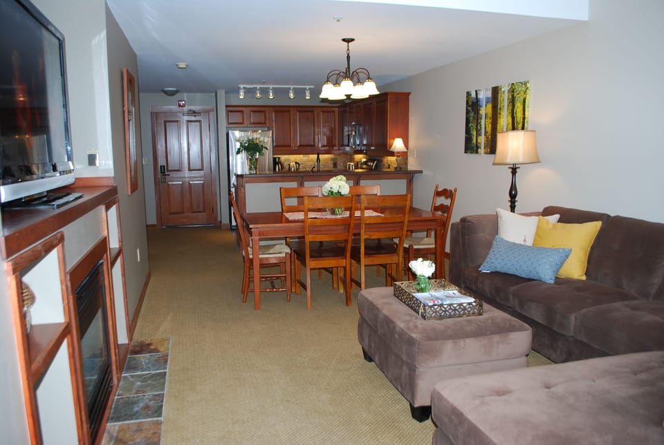 Spacious living room