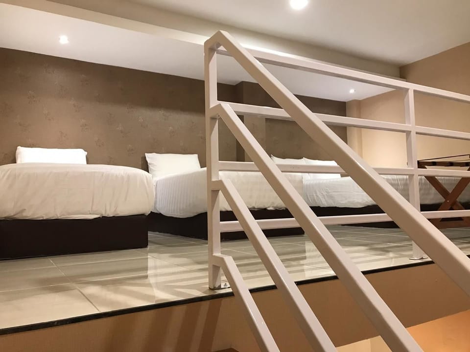 Family Suite | Egyptian cotton sheets, premium bedding, desk, laptop workspace