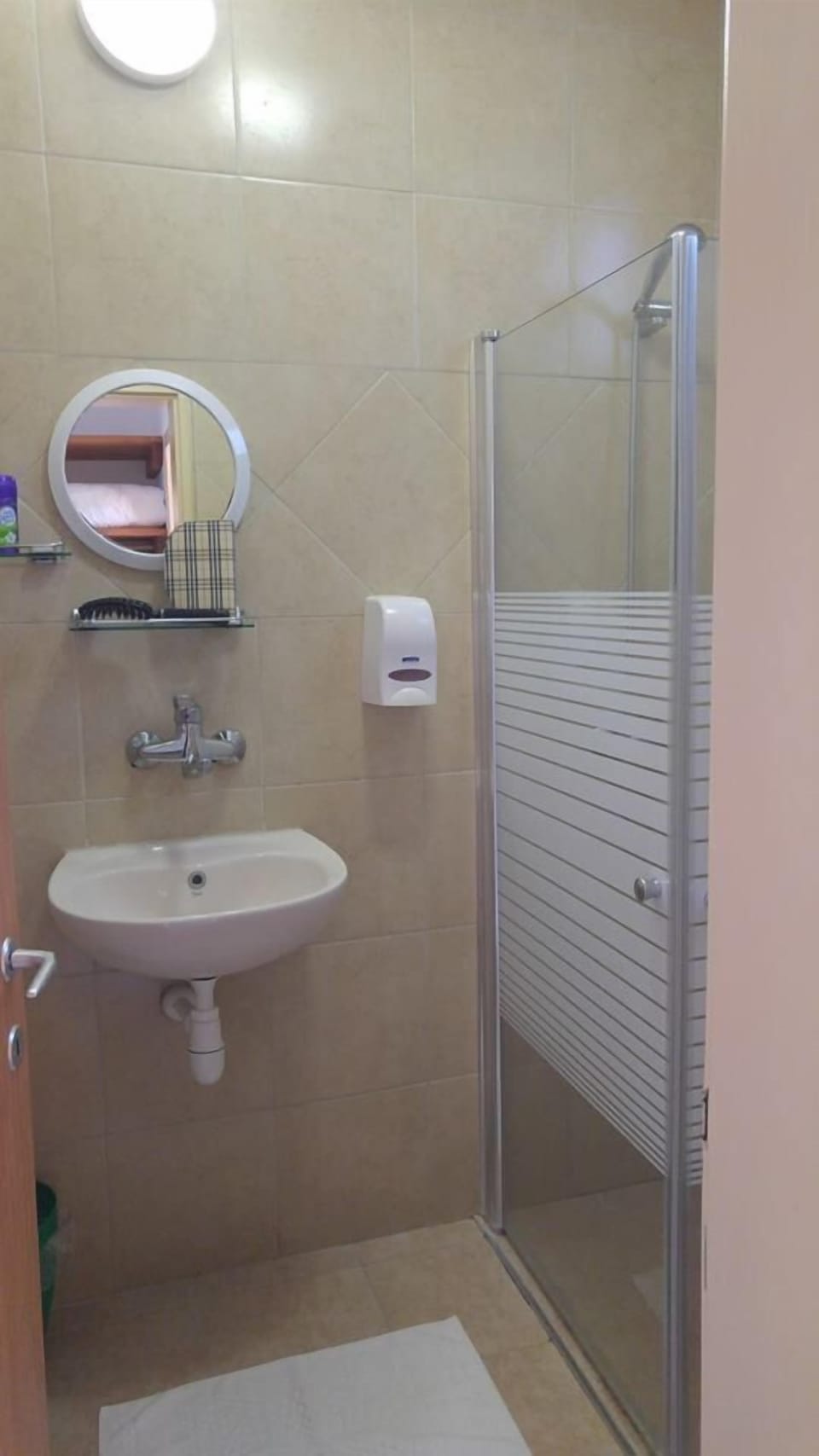 Shower, rainfall showerhead