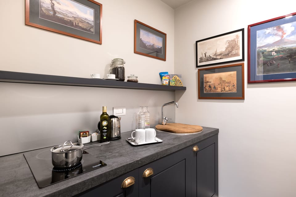 Deluxe Apartment, 1 Bedroom, Kitchen, City View | Private kitchen | Coffee/tea maker, electric kettle