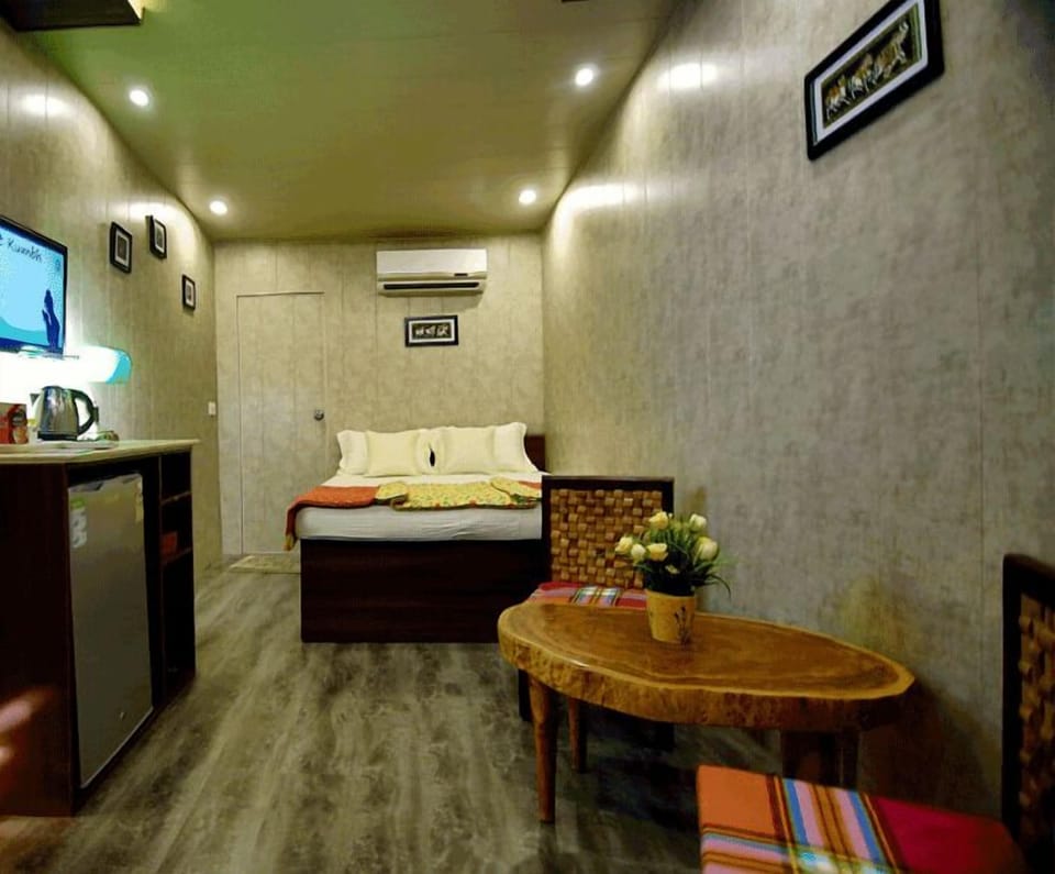 Luxury Double Room | Blackout drapes, soundproofing, iron/ironing board, free WiFi