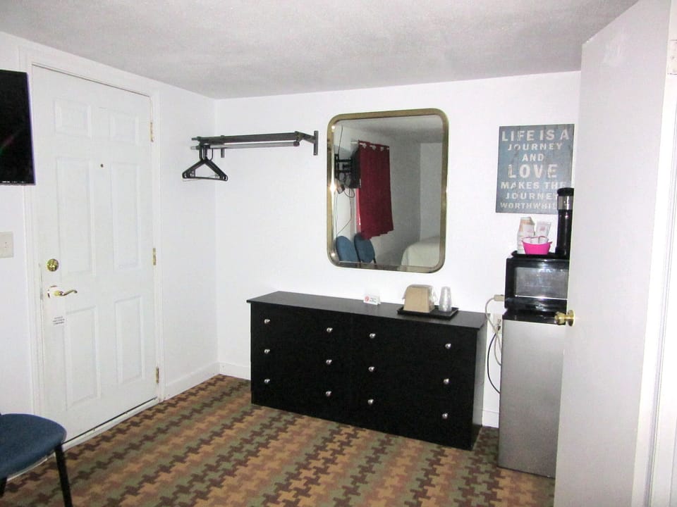Basic Single Room | Individually decorated, individually furnished, blackout drapes