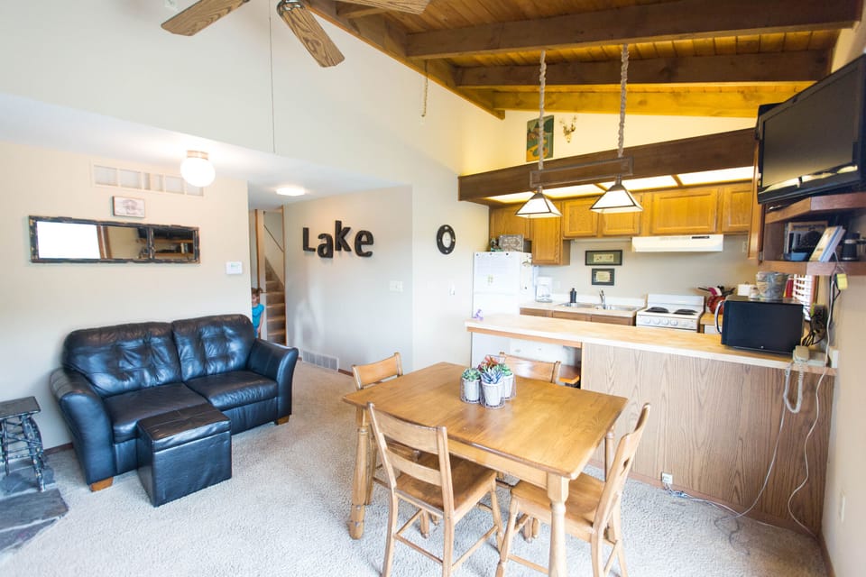 Living & Kitchen Area