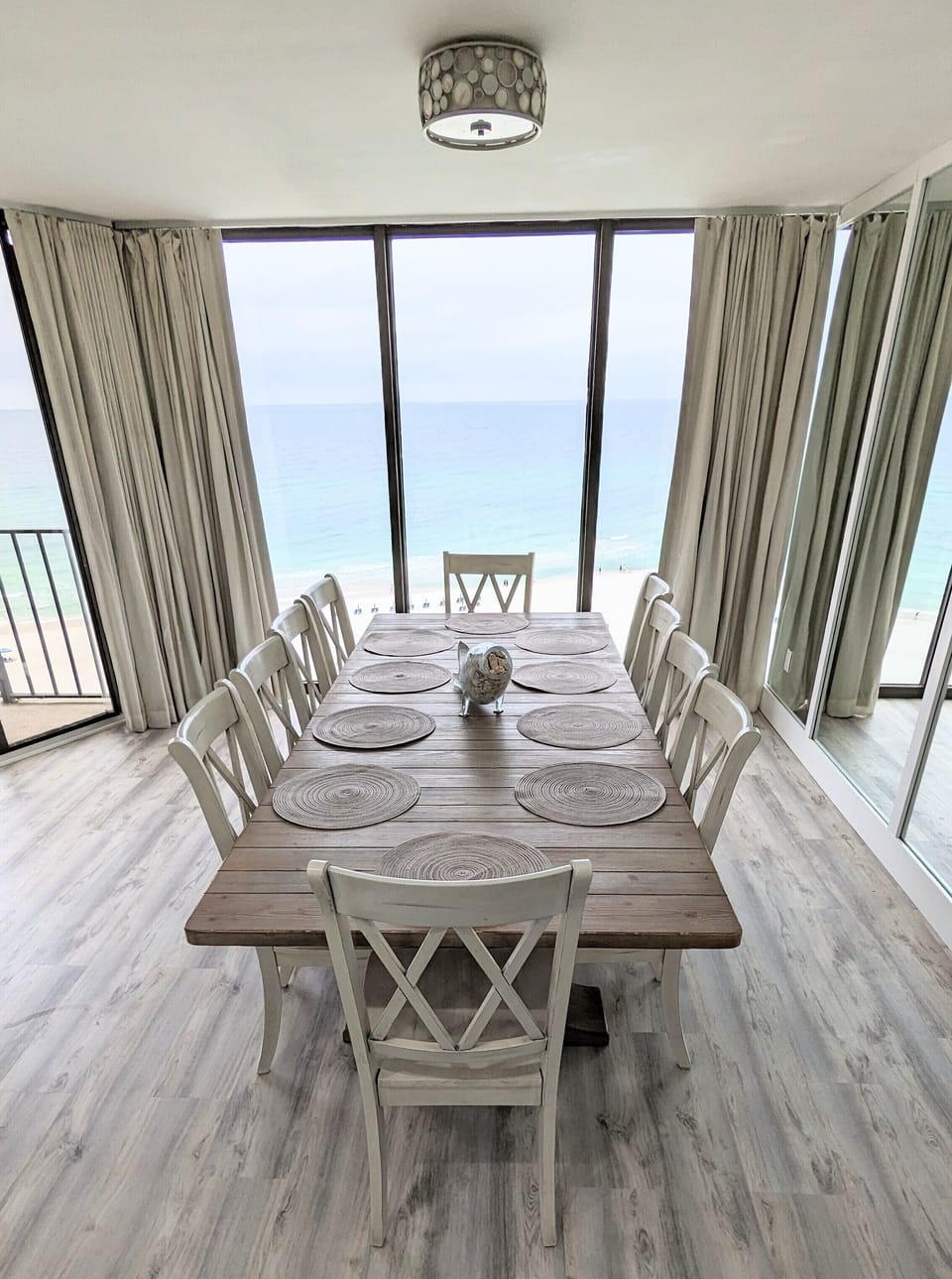 Dining table for 10 and a magnificent view of the Gulf!