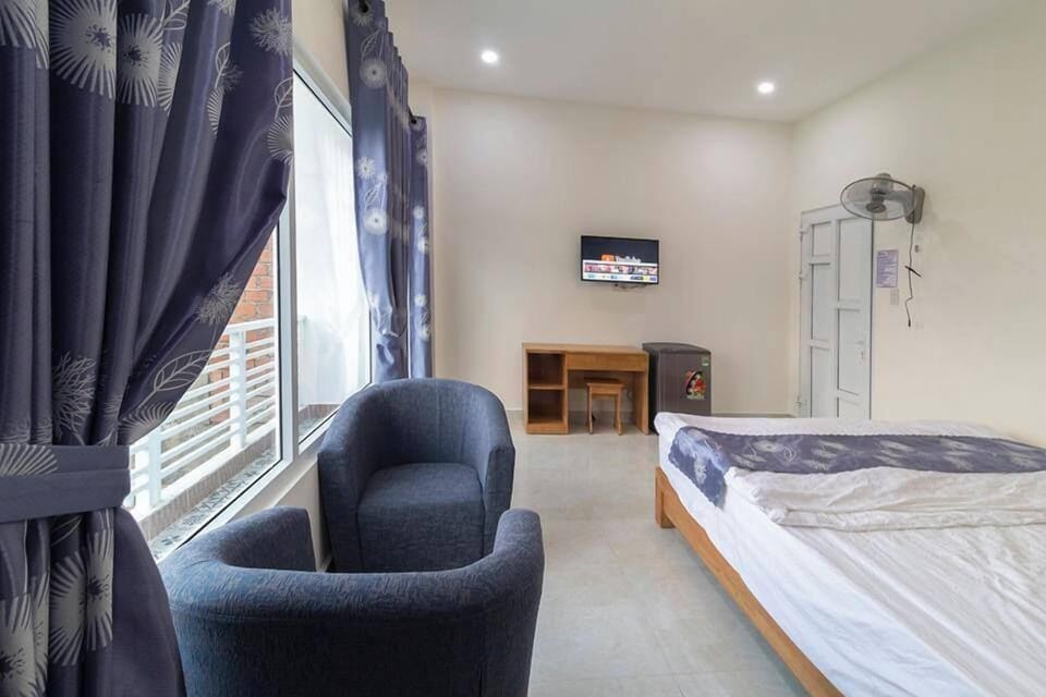 Double Room, Balcony | Desk, free WiFi