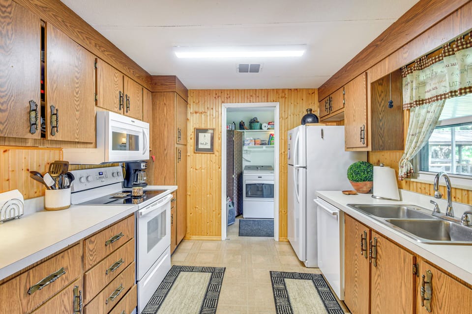 Kitchen | Cooking Basics Supplied