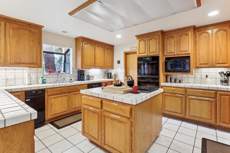 Kitchen | Cooking Basics & Spices | Drip Coffee Maker | Double Oven