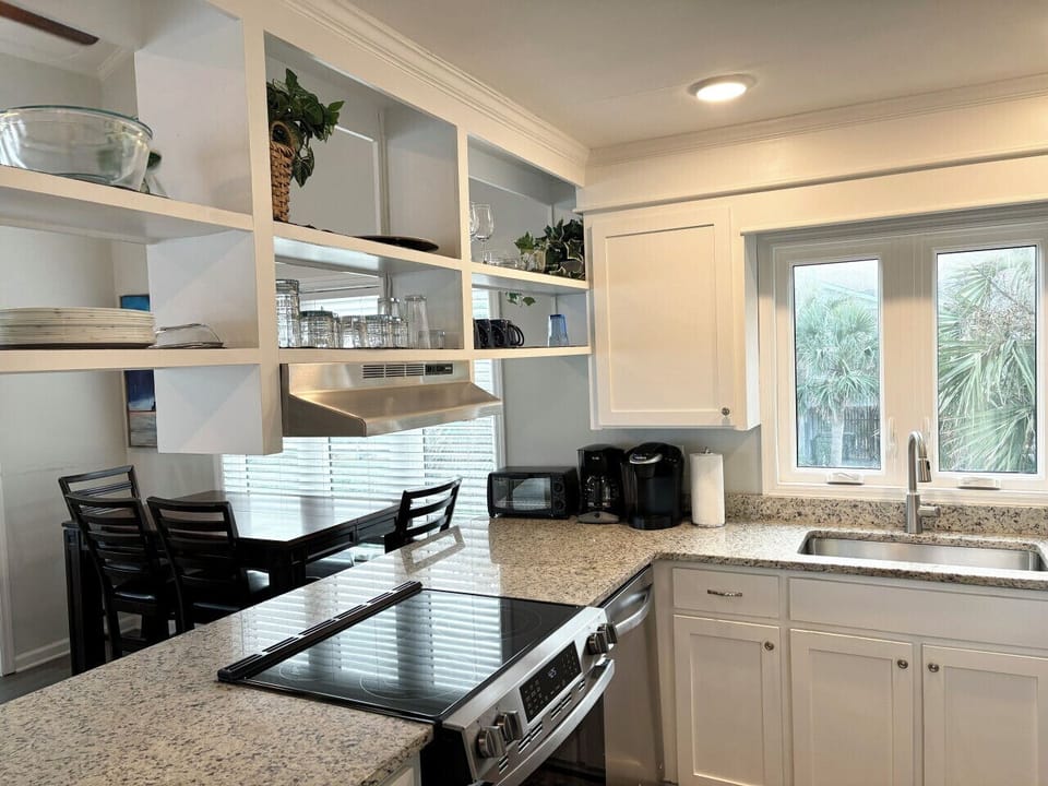 Bright & Open Kitchen