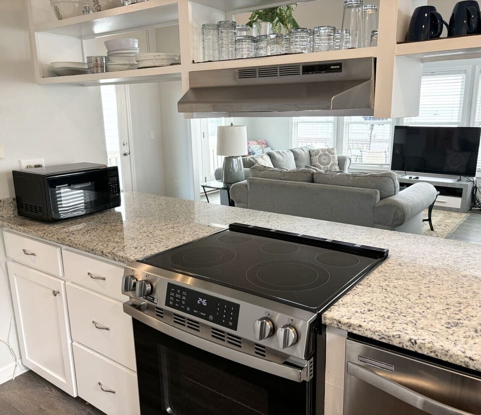 Ceramic Cooktop & Dishwasher