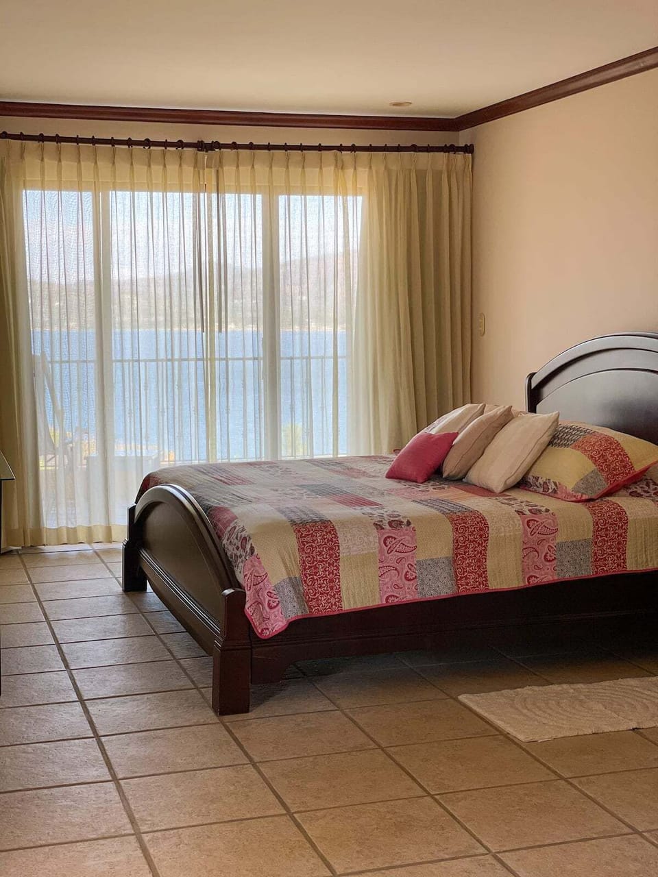 California king size bed