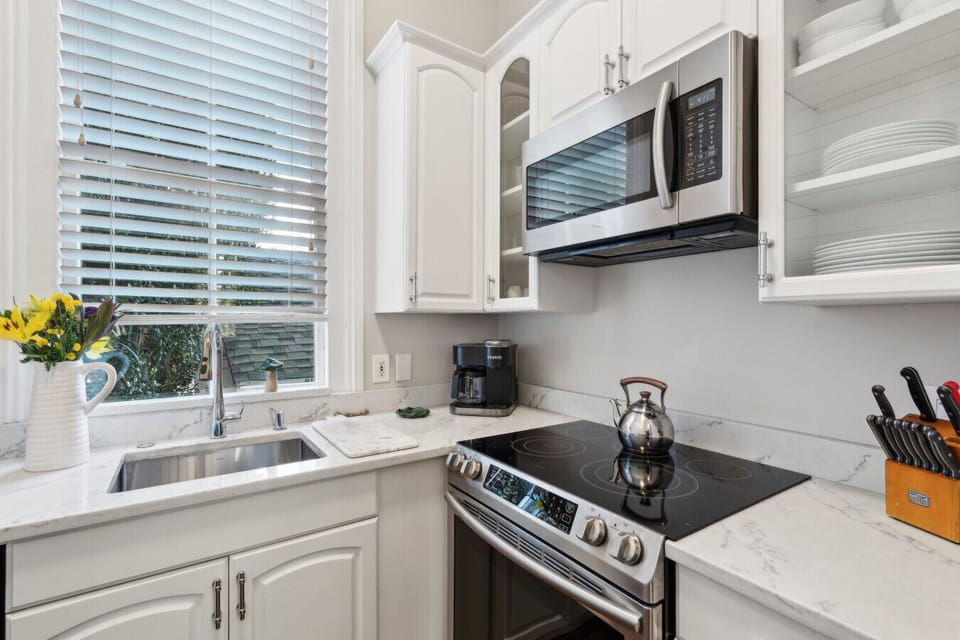 Fully Stocked Kitchen