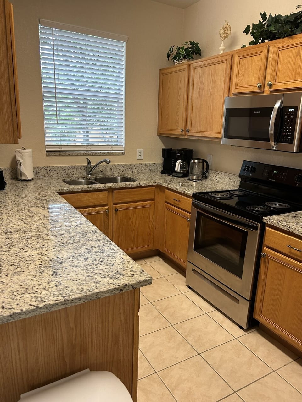 Overview of kitchen (includes a dishwasher) 