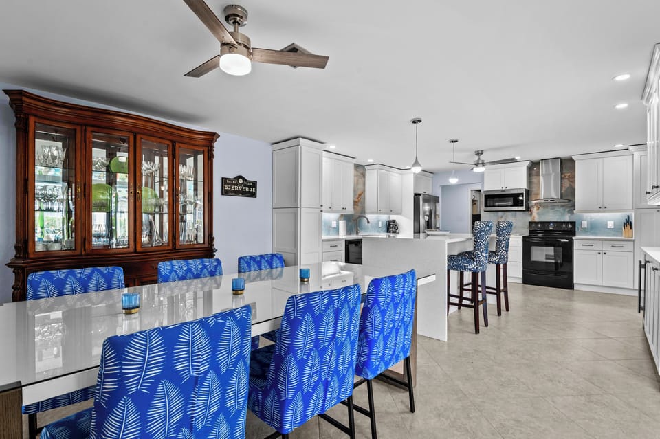 Extra large eat-in kitchen to have families enjoy dining under air.