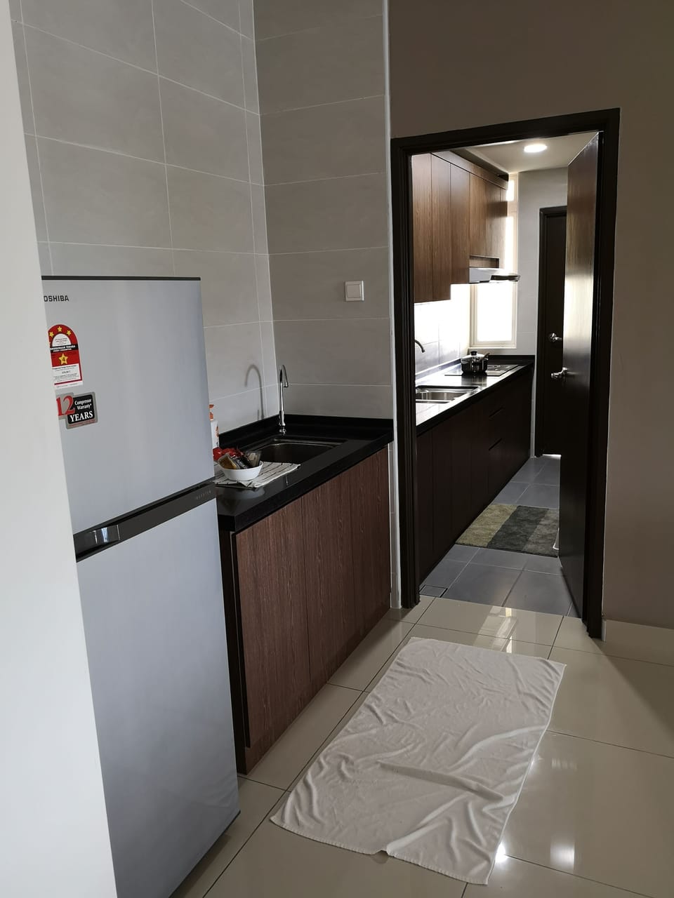 Near Mount Austin: Superior Stay (5pax) -Pool View | Private kitchen | Electric kettle