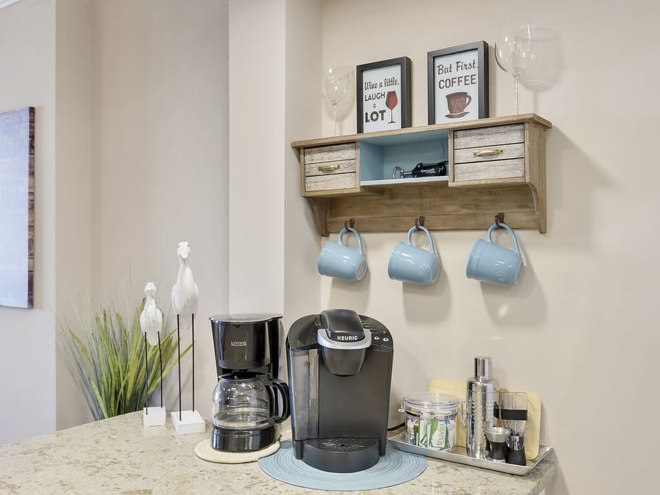 Keurig coffee and the traditional coffee maker are available .