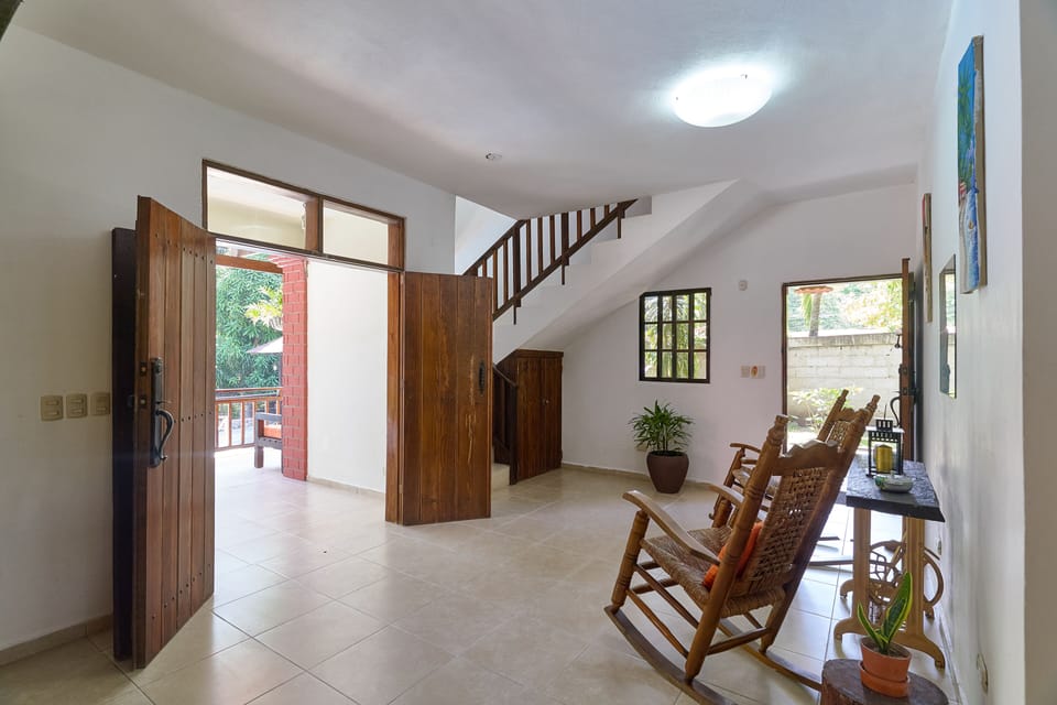 Flat-screen TV, heated floors