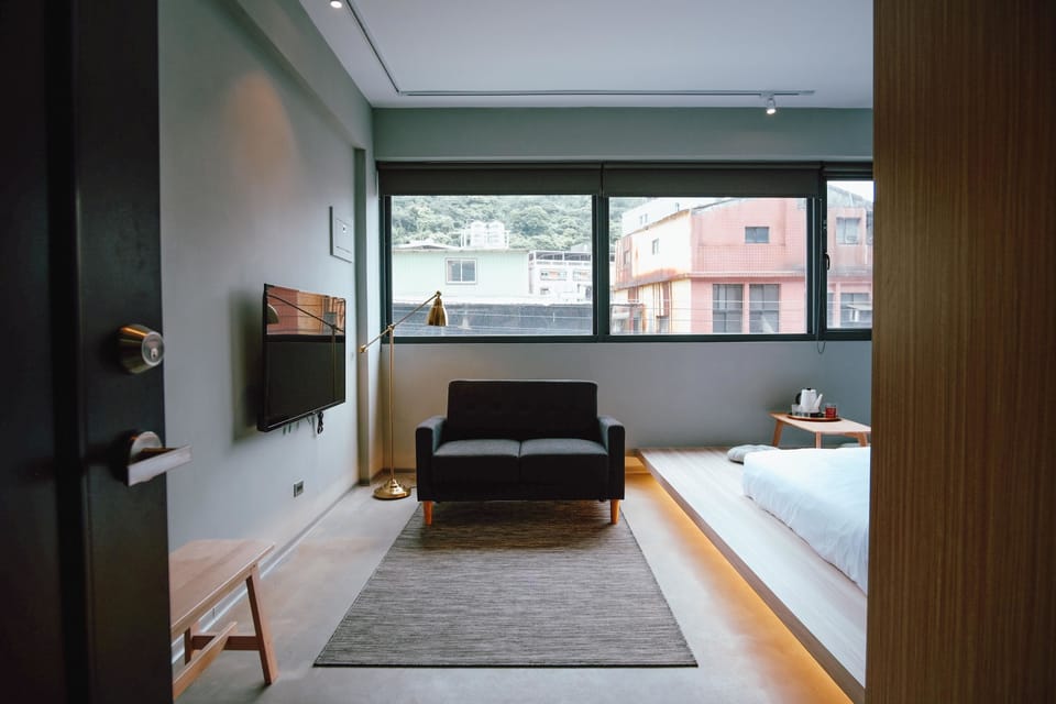Basic Room, 1 Double Bed, Non Smoking, Marina View | Egyptian cotton sheets, premium bedding, minibar, desk