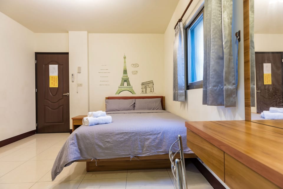 Standard Double Room, 1 Double Bed, Non Smoking | Desk, free WiFi
