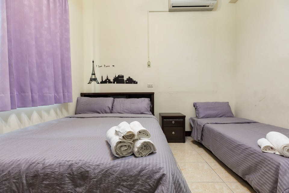 Standard Triple Room, Multiple Beds, Non Smoking | Desk, free WiFi
