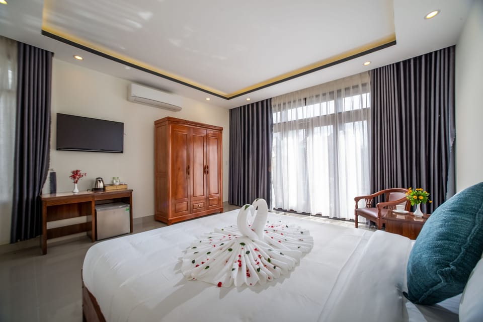 Deluxe Double Room, Balcony | Minibar, desk, soundproofing, free WiFi