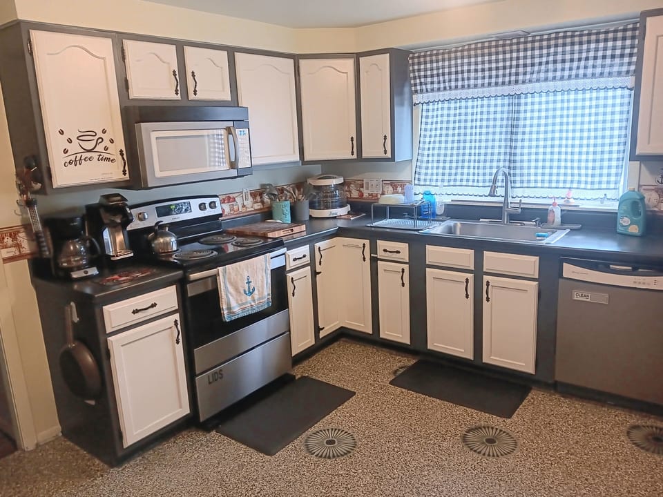 Kitchen with everything needed for a delicious meal