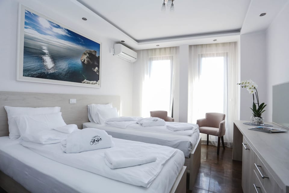 Standard Double Room | In-room safe, blackout drapes, free WiFi, bed sheets