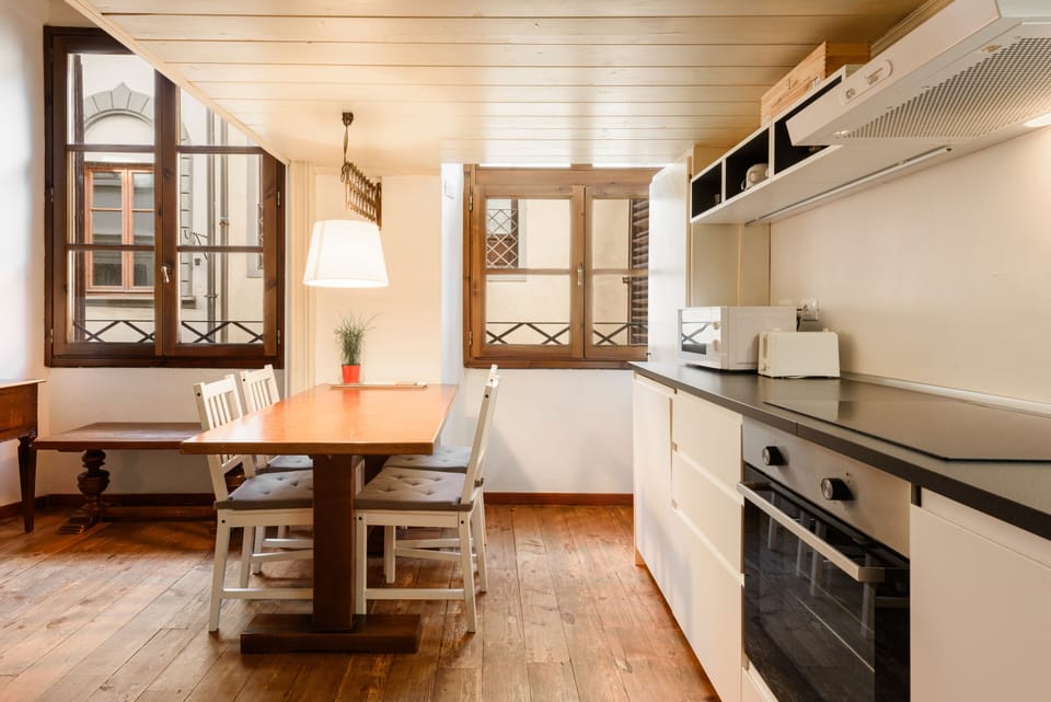 Apartment, 1 Bedroom | Private kitchen | Fridge, microwave, stovetop, cookware/dishes/utensils