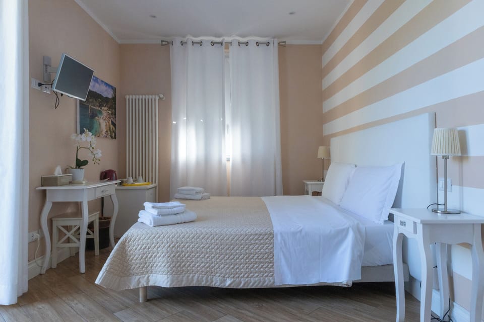 Elite Room | Premium bedding, in-room safe, blackout drapes, soundproofing