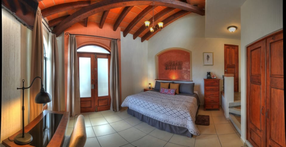 Room, 1 King Bed, Non Smoking | In-room safe, desk, iron/ironing board, free WiFi