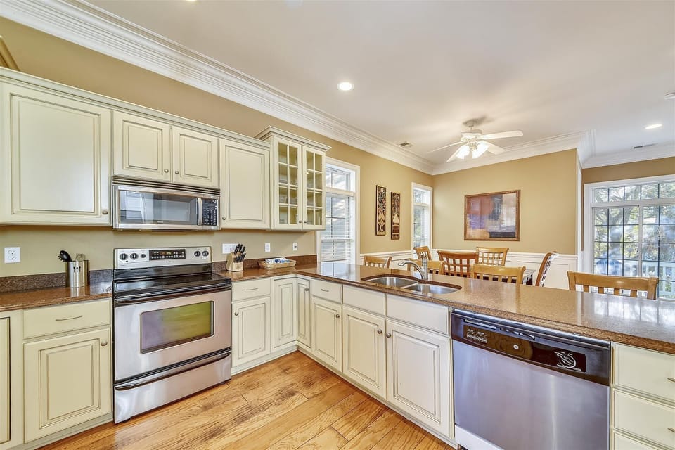 Main Level-Kitchen