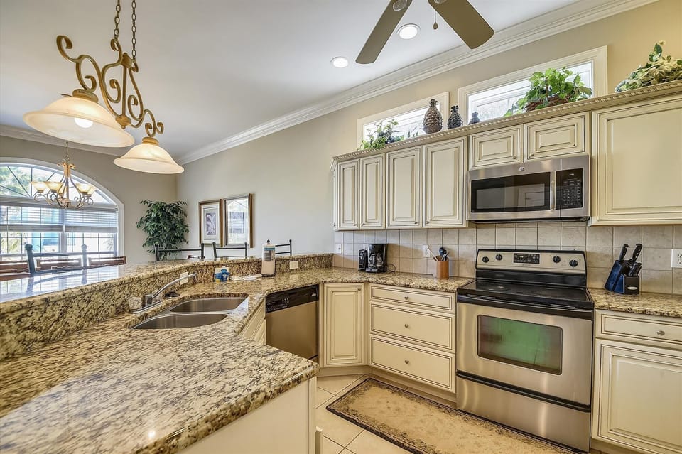 Main Level-Kitchen