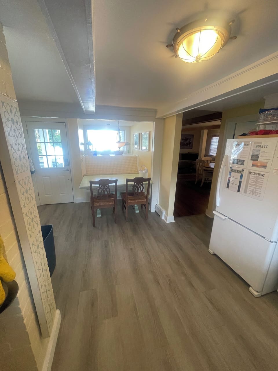 Seating for 4+ in the kitchen 