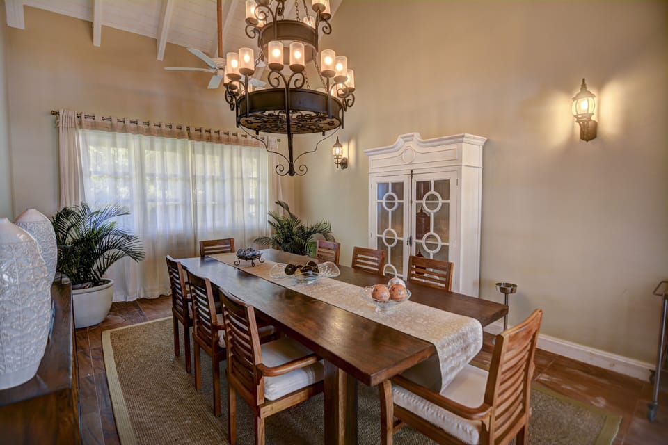 Indoor dining room