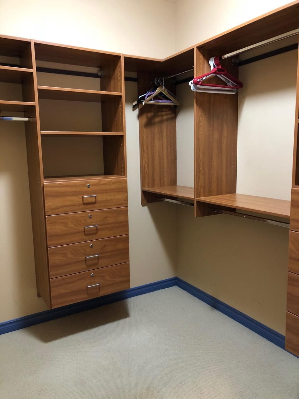 Master Bedroom Walk In Closet
