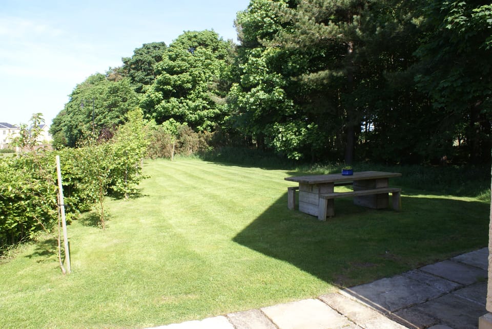 Space to dine or BBQ alfresco