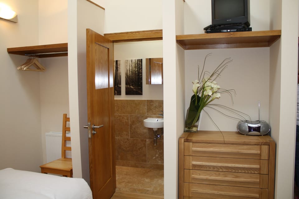 Each bedroom has an en-suite shower room and WC plus wardrobe and drawer space 