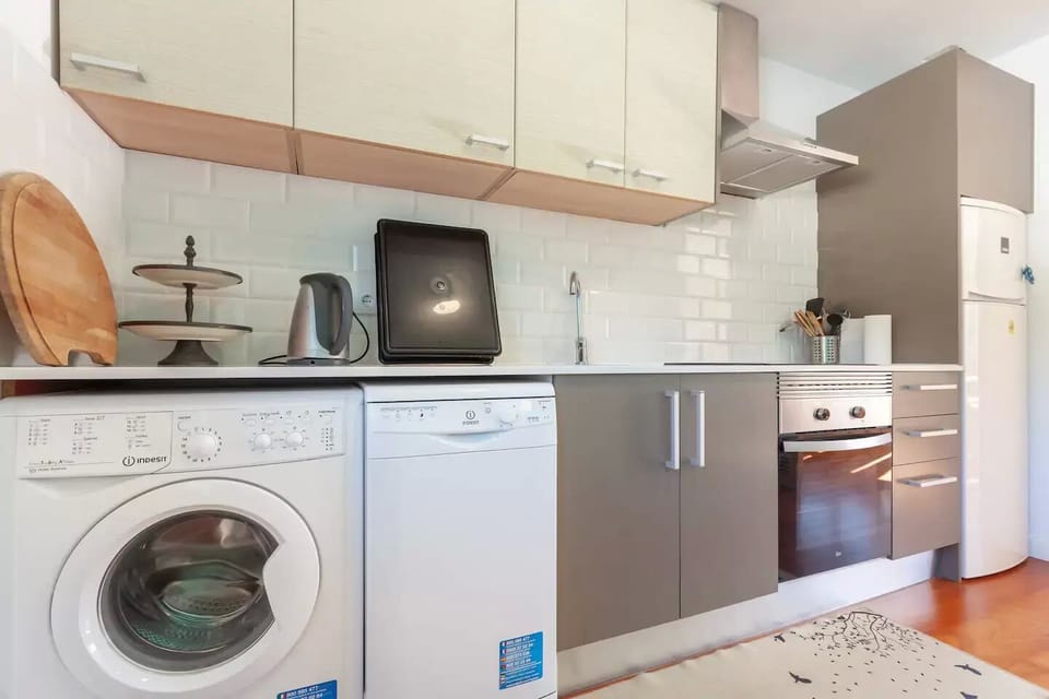 Cocina espaciosa - Spacious kitchen - Cuina còmoda