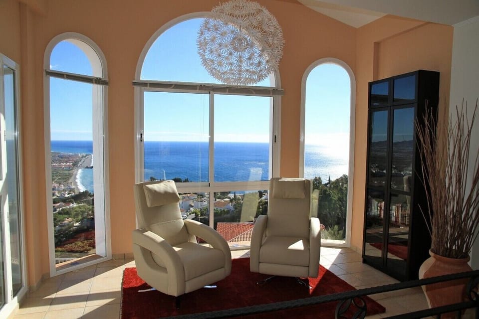 Relax area with superb sea views.